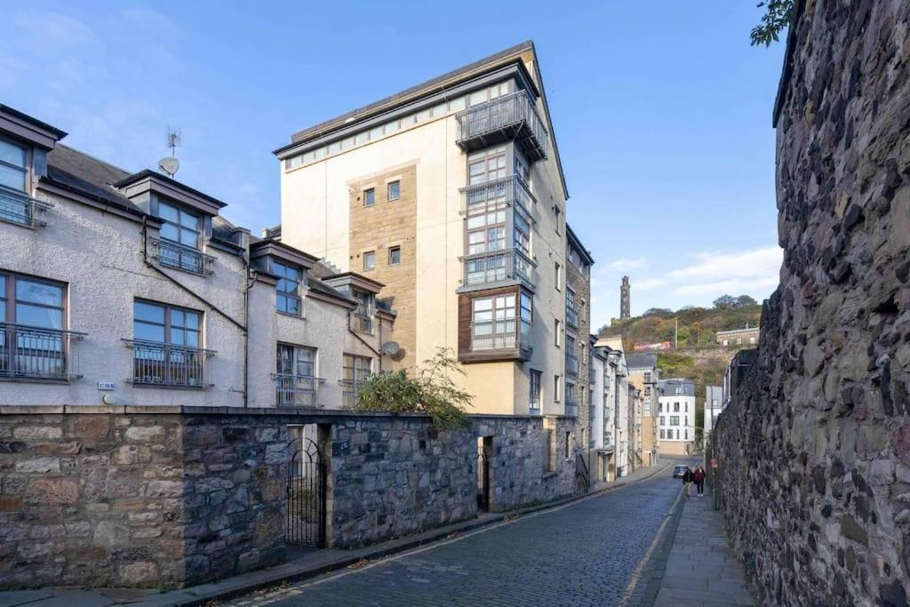 Next To The Palace And Royal Mile With Parking エディンバラ エクステリア 写真